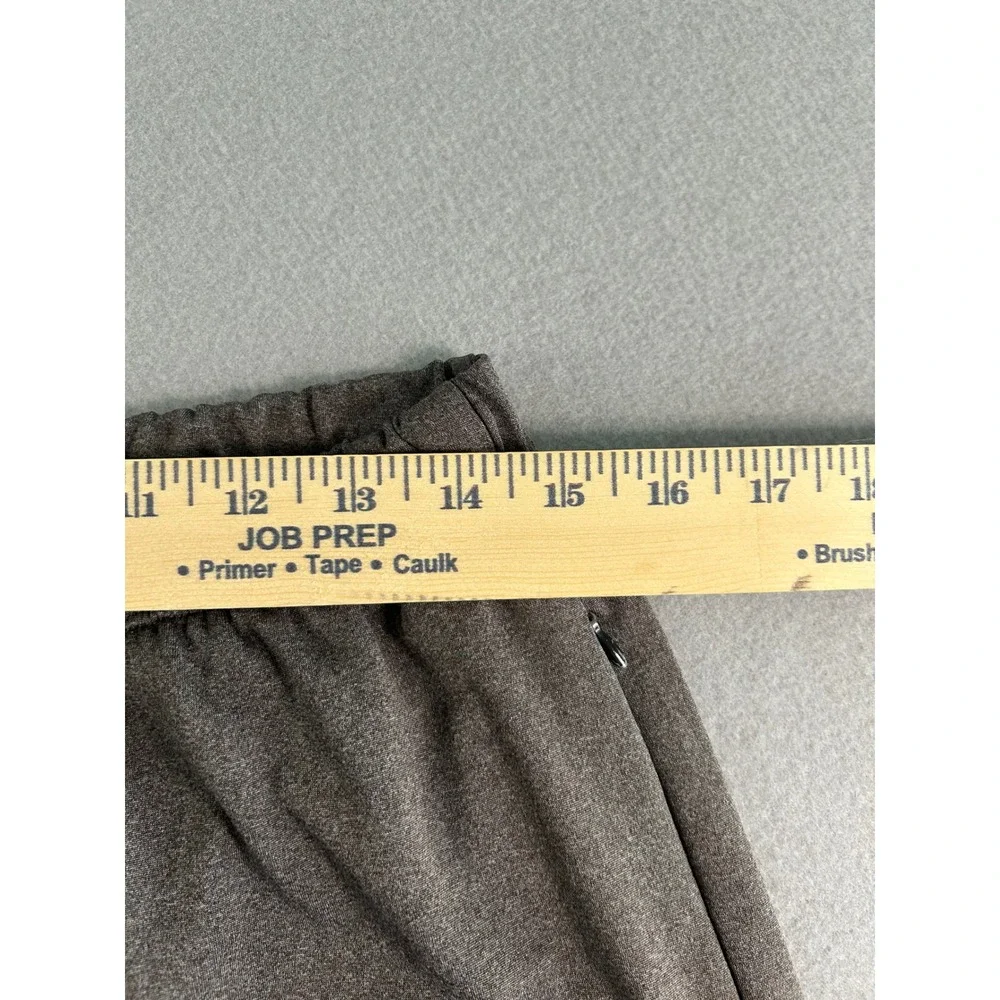 YoungLA Athletic Shorts Mens Size Large Gray Zipper Pockets Reflective‎ Logo